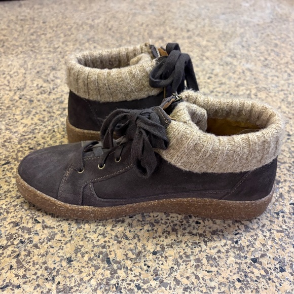 Cozy High-Top Sneakers with Knit Cuff - Picture 2 of 8